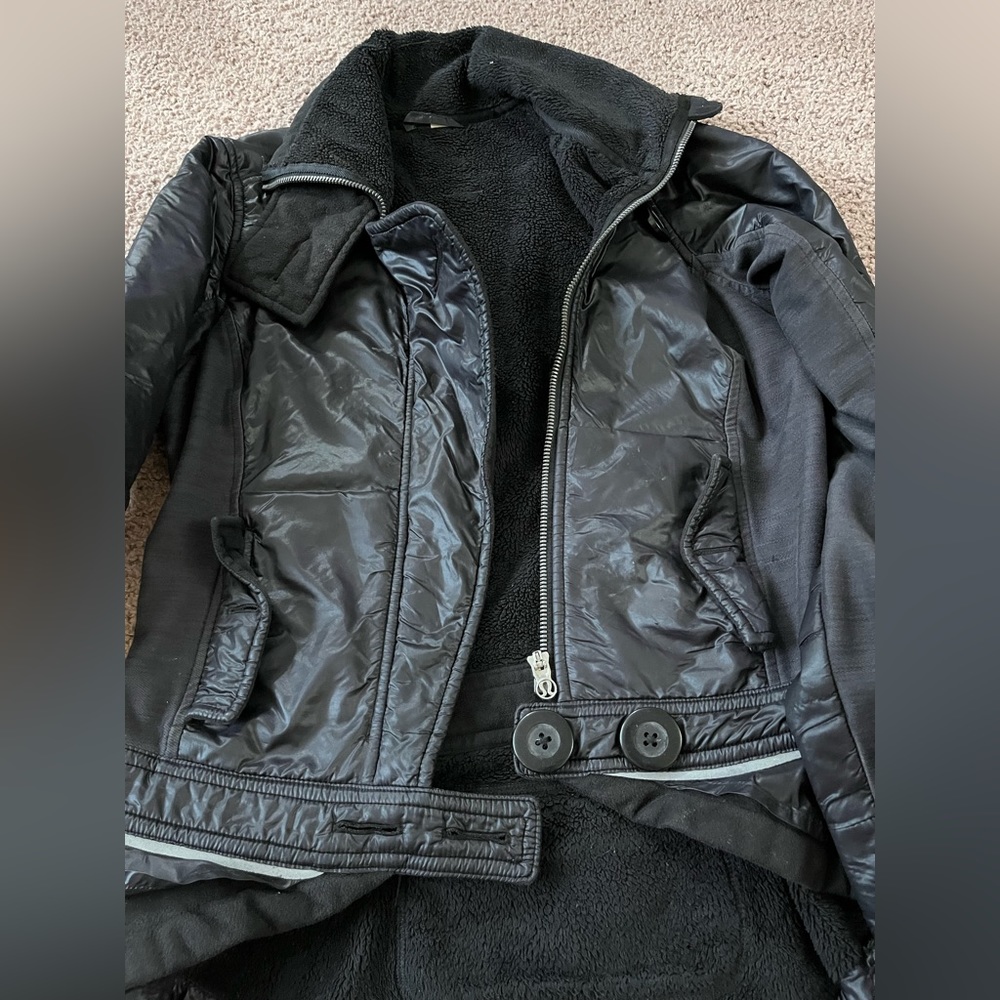 Lululemon Jackets size 4